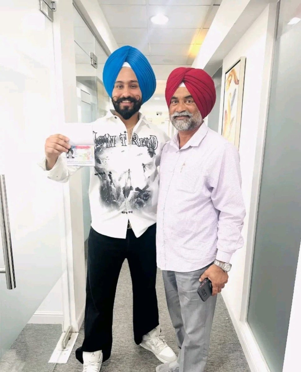 Sukhchain Travel and Tourism with a happy client